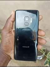 A picture of Samsung S9 plain