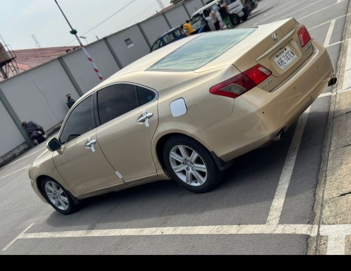 A picture of Es350 LEXUS