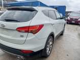 A picture of 2016 MODEL HYUNDAI SANTAFE Engine very silent Gear super sharp