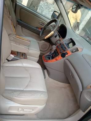 A picture of Distress Sale Direct Belgium Lexus Rx300 Pure first Body Everything