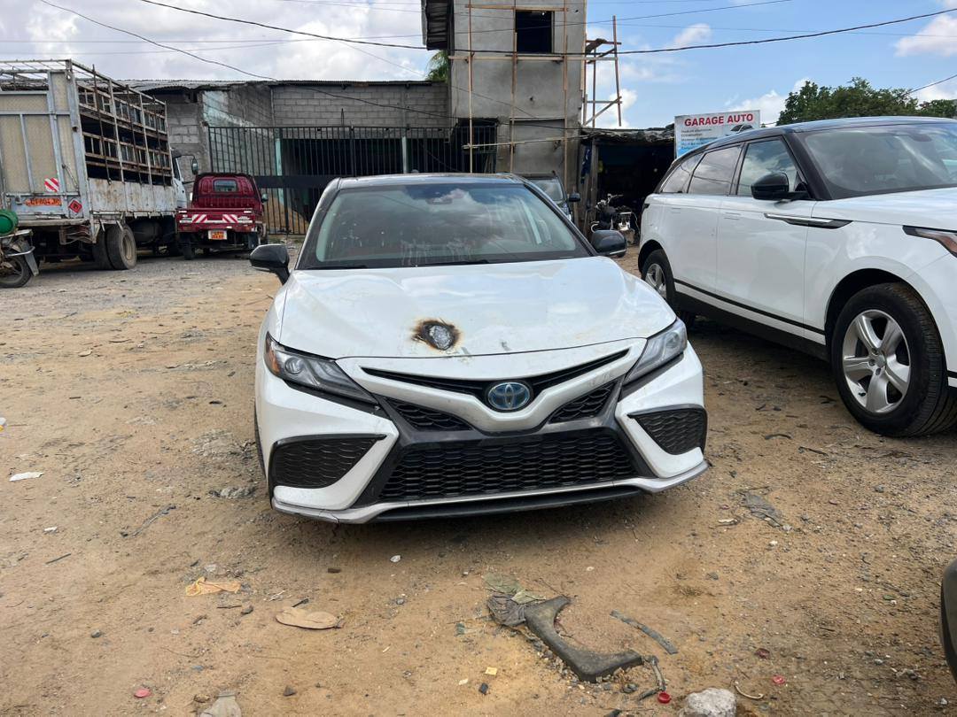 A picture of Toyota camry 2021 Essence Automatique Occasion usa Dmarrage bouton Sige