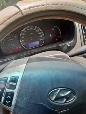 A picture of Hyundia Elantra 08 Model Engine is not good Buy a