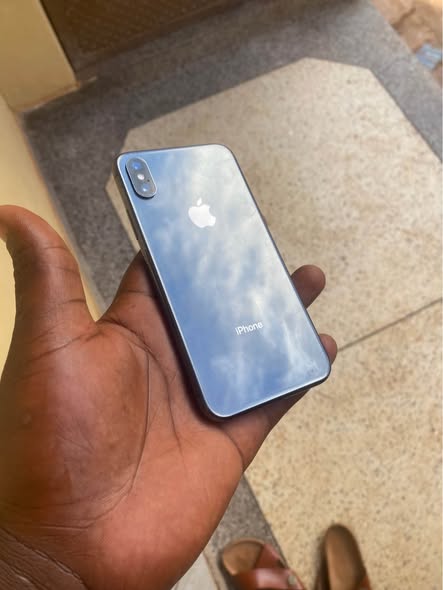 A picture of Iphone X