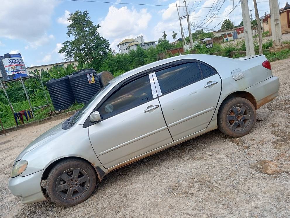 A picture of Toyota Corolla 04 painted on first body