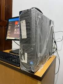 A picture of Dell desktop core i3