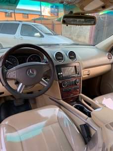 A picture of 2006 used but not registered Mercedes benz ML350 reverse camera