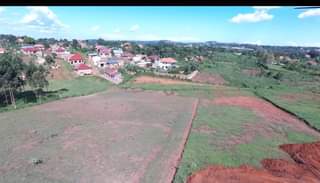 A picture of 50x100ft plots GayaZa Nakwero at 52m just 500meters off tarmac.