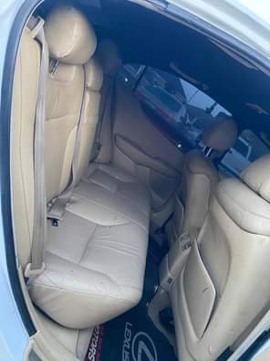 A picture of es 330 2005 Baked on first body Gear Ac Clean