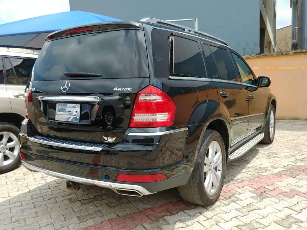 A picture of 2010 Mercedes Benz gl 450 4matics