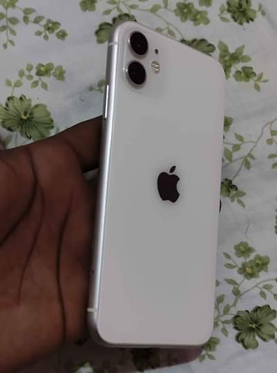 A picture of IPhone 11 128gb Duos