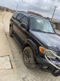 A picture of Toyota sequoia 202 model