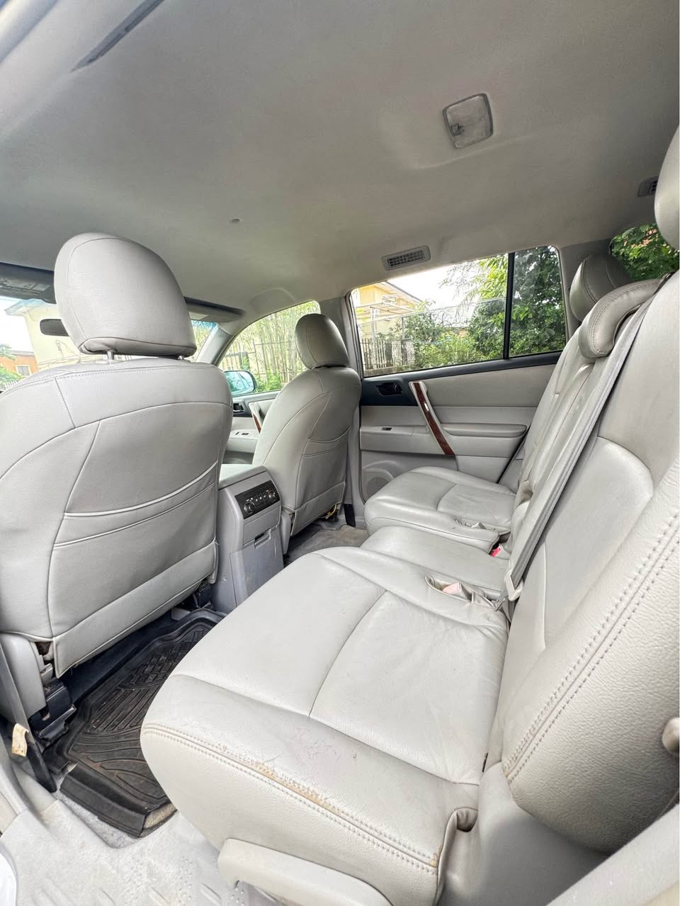 A picture of New Stock Alert EXTREMELY CLEAN REG TOYOTA HIGHLANDER 4PLUG 2010