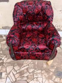 A picture of Nauza sofa zote mbili sh 75000 piga 0753027005