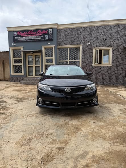 A picture of 2013 Toyota camry sport