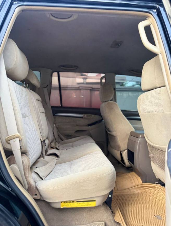 A picture of LANDCRUISER PRADO