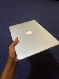 A picture of MacBook Air Core i7 Chaji masaa 7 Ram 4 in