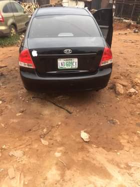 A picture of 2009 model Kia working Perfectly ok buy and travel 4plugs