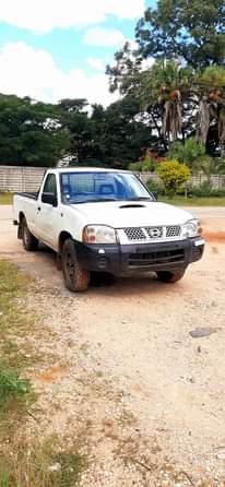 used nissan np300