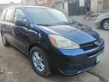 A picture of Wow toyota sienna very clean and good condition buy and