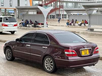 A picture of Brevis maini Engine ndogo Mwaka. 2003 Cc 2490 Gari imefugwa