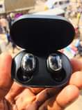 A picture of Mi AirPod