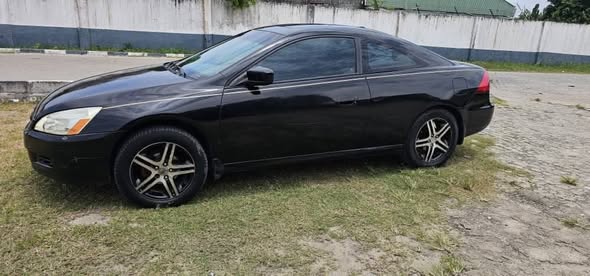 A picture of honda dc 2doors 2007 08103497110