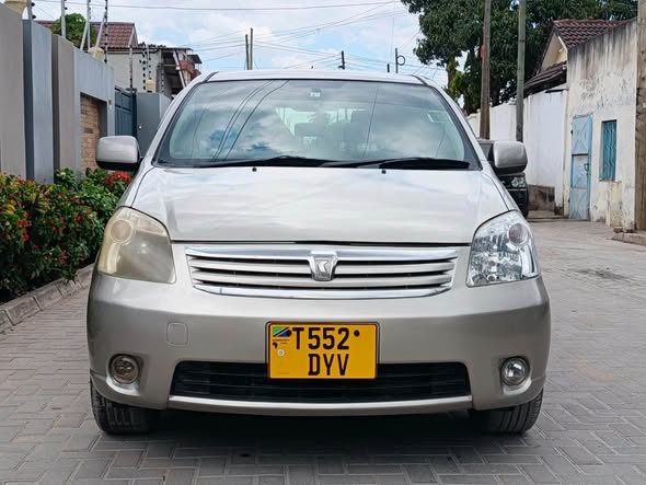 A picture of TOYOTA RAUM 0714058883