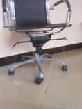 A picture of Kinapanda na kushuka pia kinazunguka wahi lipia pikpik uletewe chapu