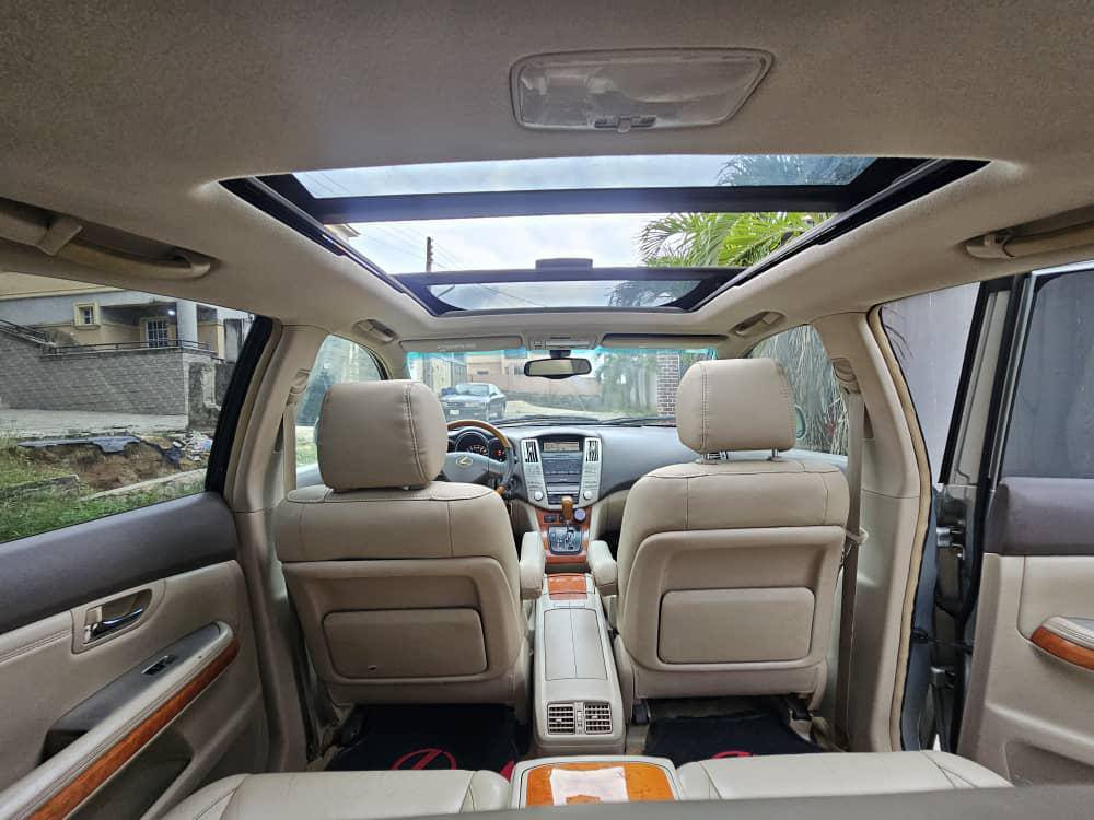 A picture of This is extremely clean lexus rx330 2004 model clean in