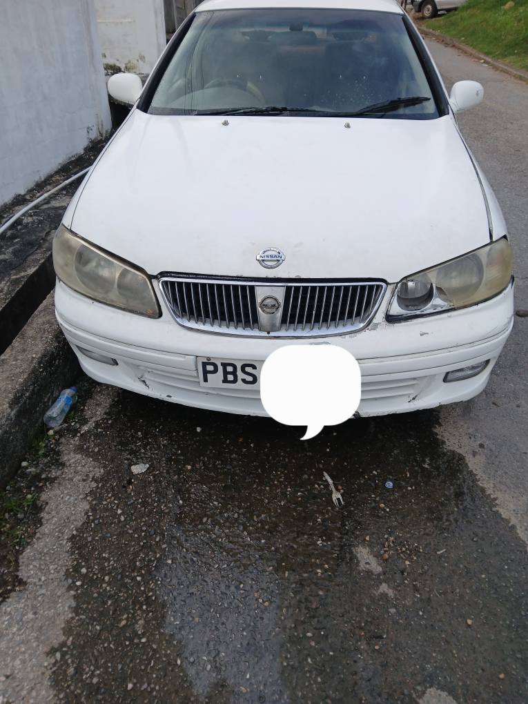 nissan almera
