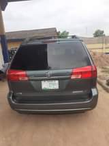 A picture of Toyota sienna XLE 2005 first body