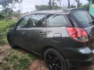 A picture of Toyota Matrix 2005