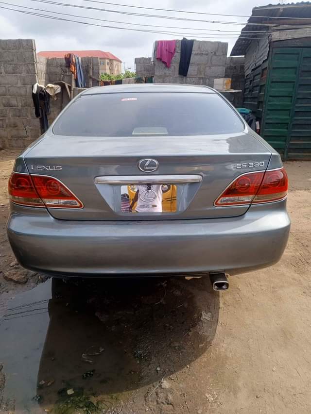 A picture of Es330 2005