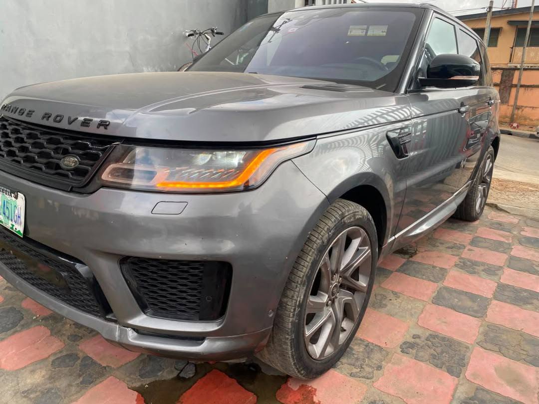 A picture of Range Rover Sport 2019 used Available