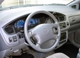 A picture of 2002 TOYOTA SIENNA IS FOR SALE 09061358848 TIN CAN CLEARED