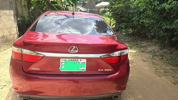 A picture of 2015 Lexus ES350