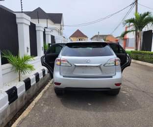 A picture of LEXUS RX350