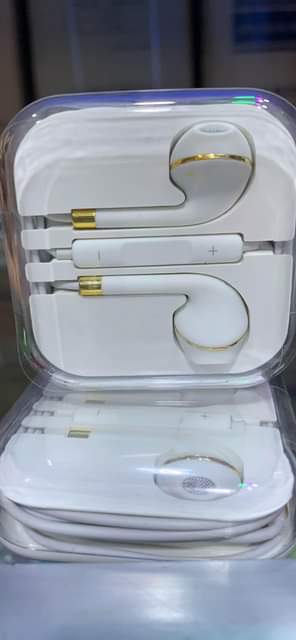 A picture of Smart earphones