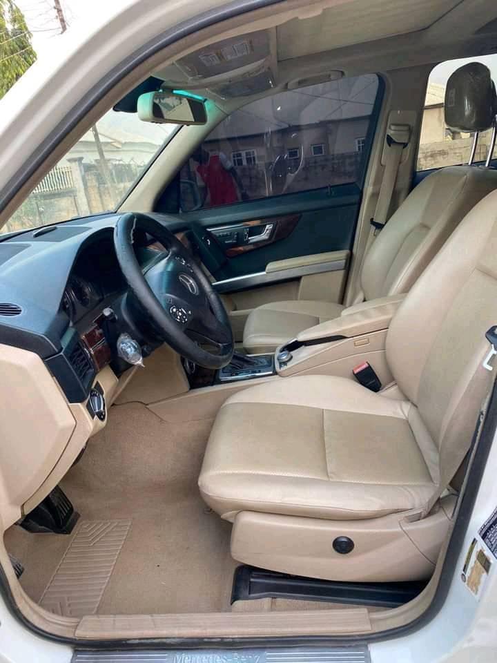 A picture of 2010 GLK 350 model
