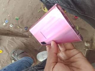 A picture of Note 10 plain