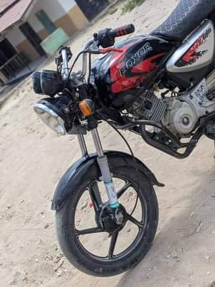 A picture of nauza pikipiki aina ya boxer cc 125 Full docoment