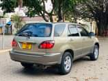 A picture of TOYOTA HARIER OLD FOR SALE