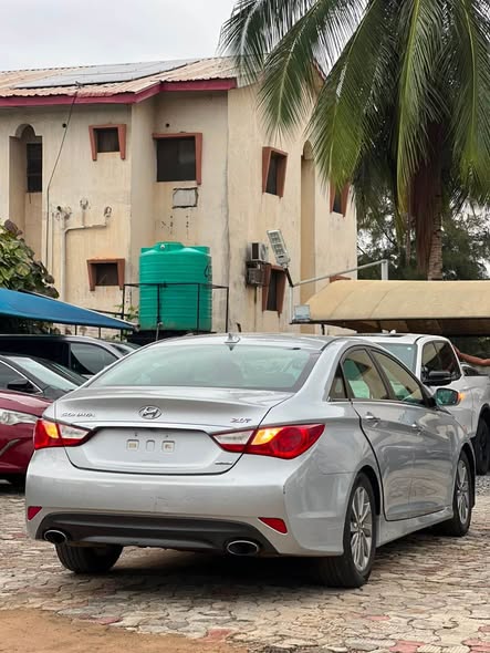 A picture of 2012 Hyundai Sonata