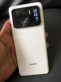 A picture of MI 11 ULTRA CERAMIC WHITE