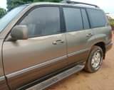 A picture of Lexus LX 470 for sale