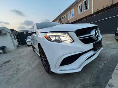 A picture of Mercedes Benz ML350GLE350
