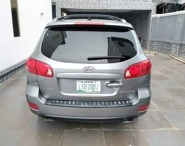 A picture of Takas Motors 07060931241 Very Clean And Sound Hyundai Santafe 2007