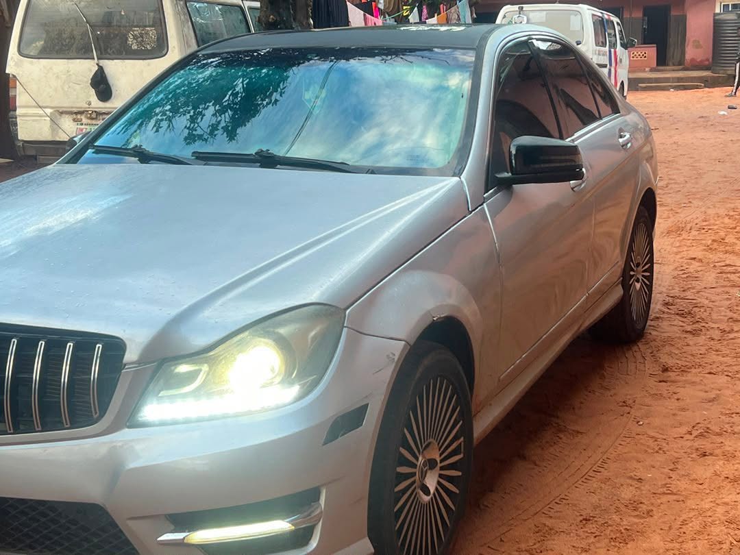 A picture of Mercedes Benz C300