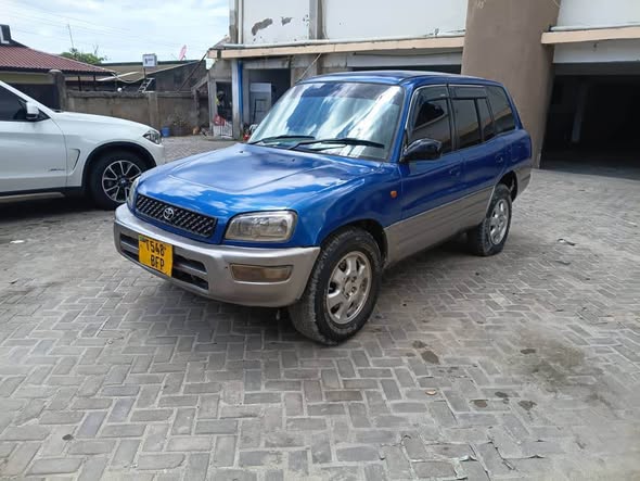 A picture of RAV4 OLD 0714058883