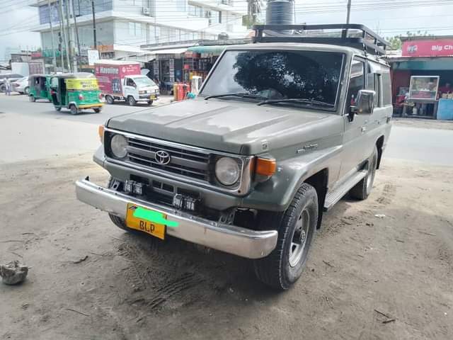 A picture of Land Cruiser LX nzuri sana Only 32M chap Namba BLP
